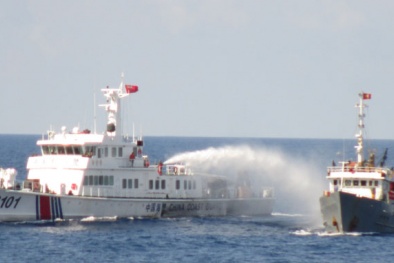 15 tàu Trung Quốc bao vây, cùng tấn công tàu kiểm ngư 9226